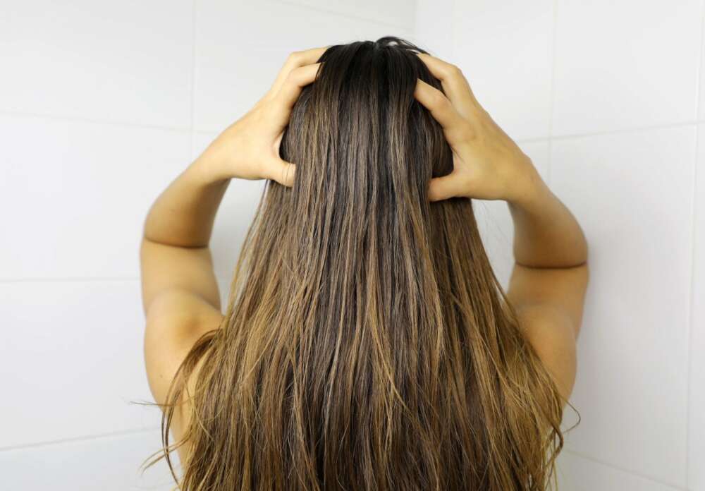 Olejowanie włosów: jakich olejków użyć, efekty zabiegu